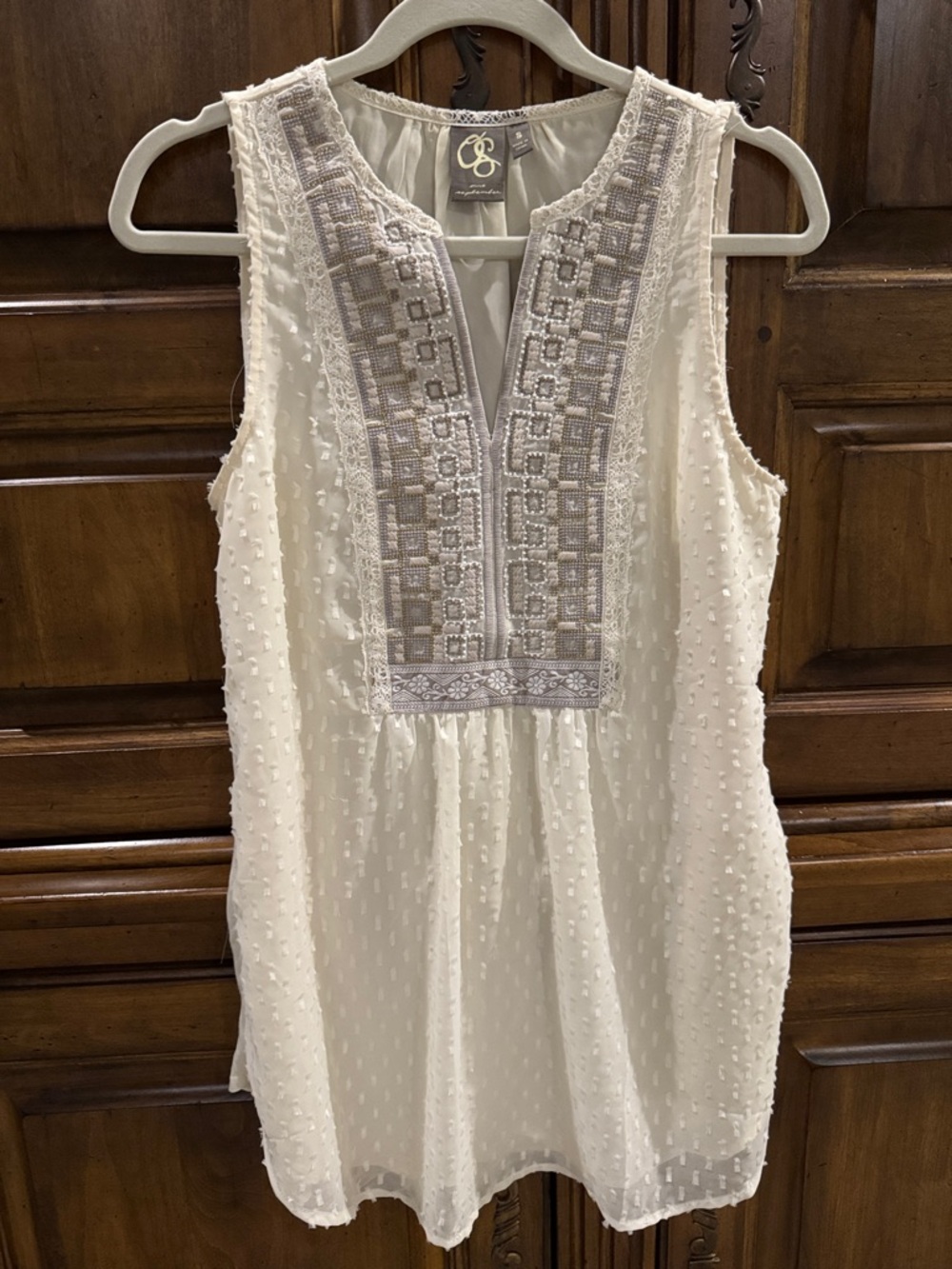 Anthro NWOT Cream Sleeveless Embroidered Dot Swiss Top - Small